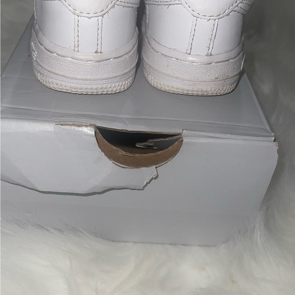 Kids sneakers - Picture 2 of 3